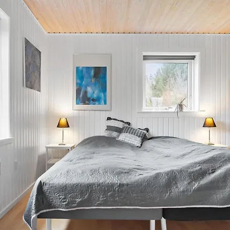 3 Bedroom Awesome In *