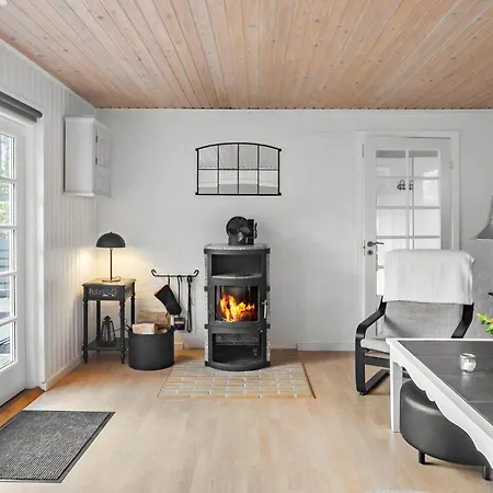 3 Bedroom Awesome In Casa vacanze Gedser